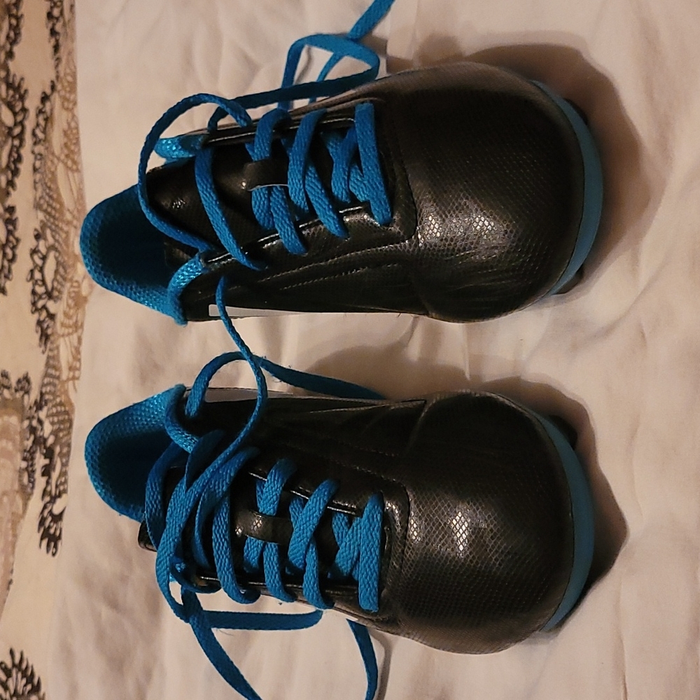 adidas cleats boys youth size 5
